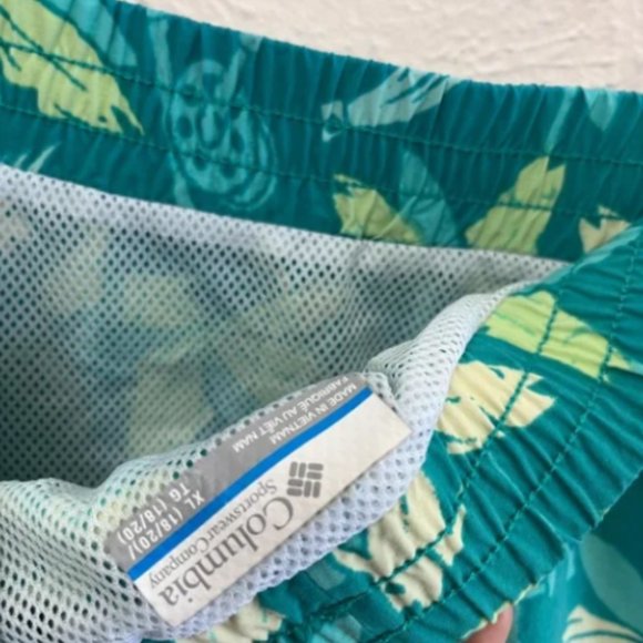 Columbia Pfg Boys Size 18/20 XL fish and rod blue and green Swim trunks with lin - Picture 3 of 3